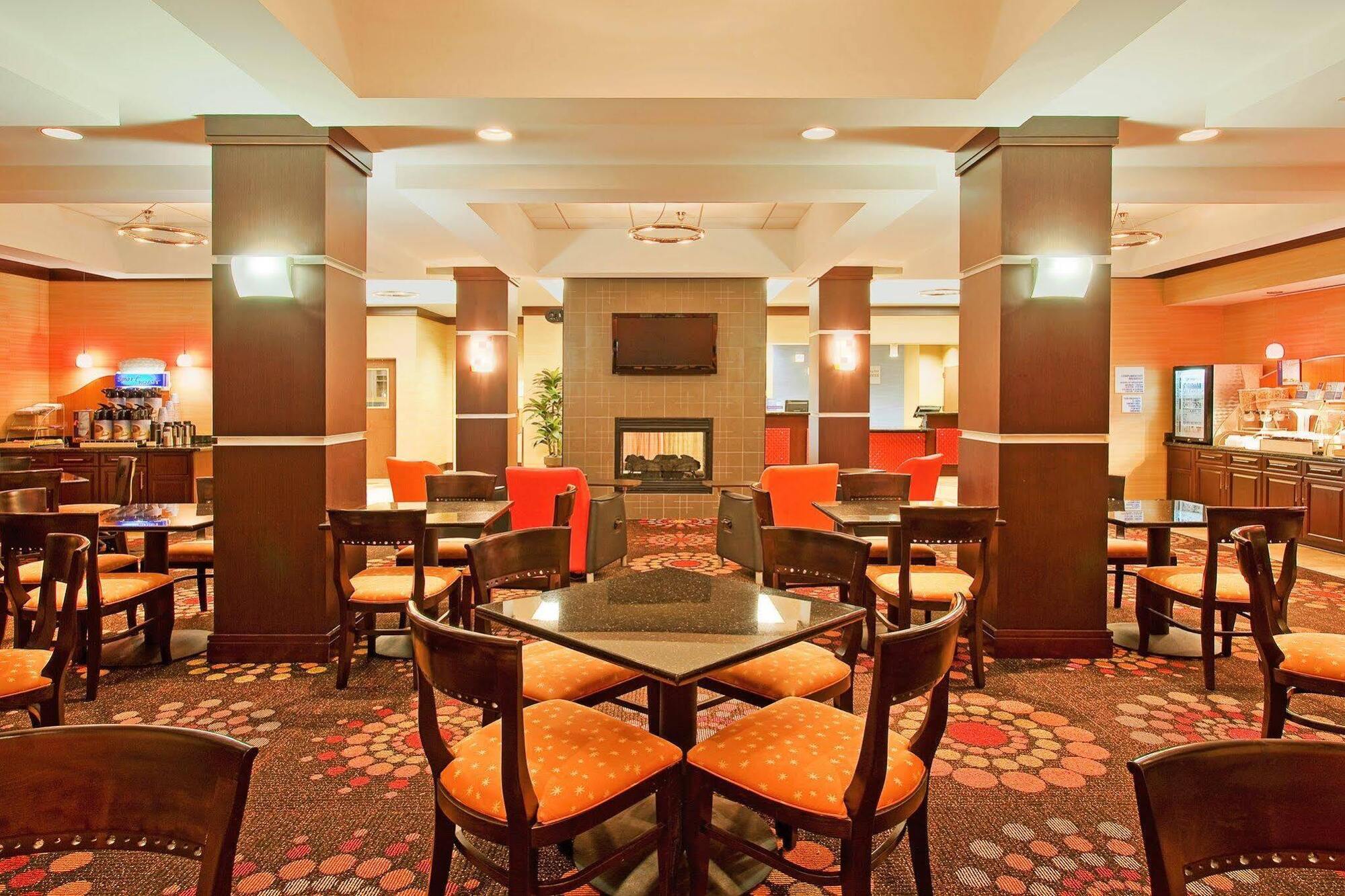 Holiday Express & Downtown By Ihg Chattanooga