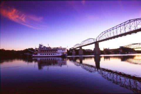 Hotel Holiday Express & Downtown By Ihg