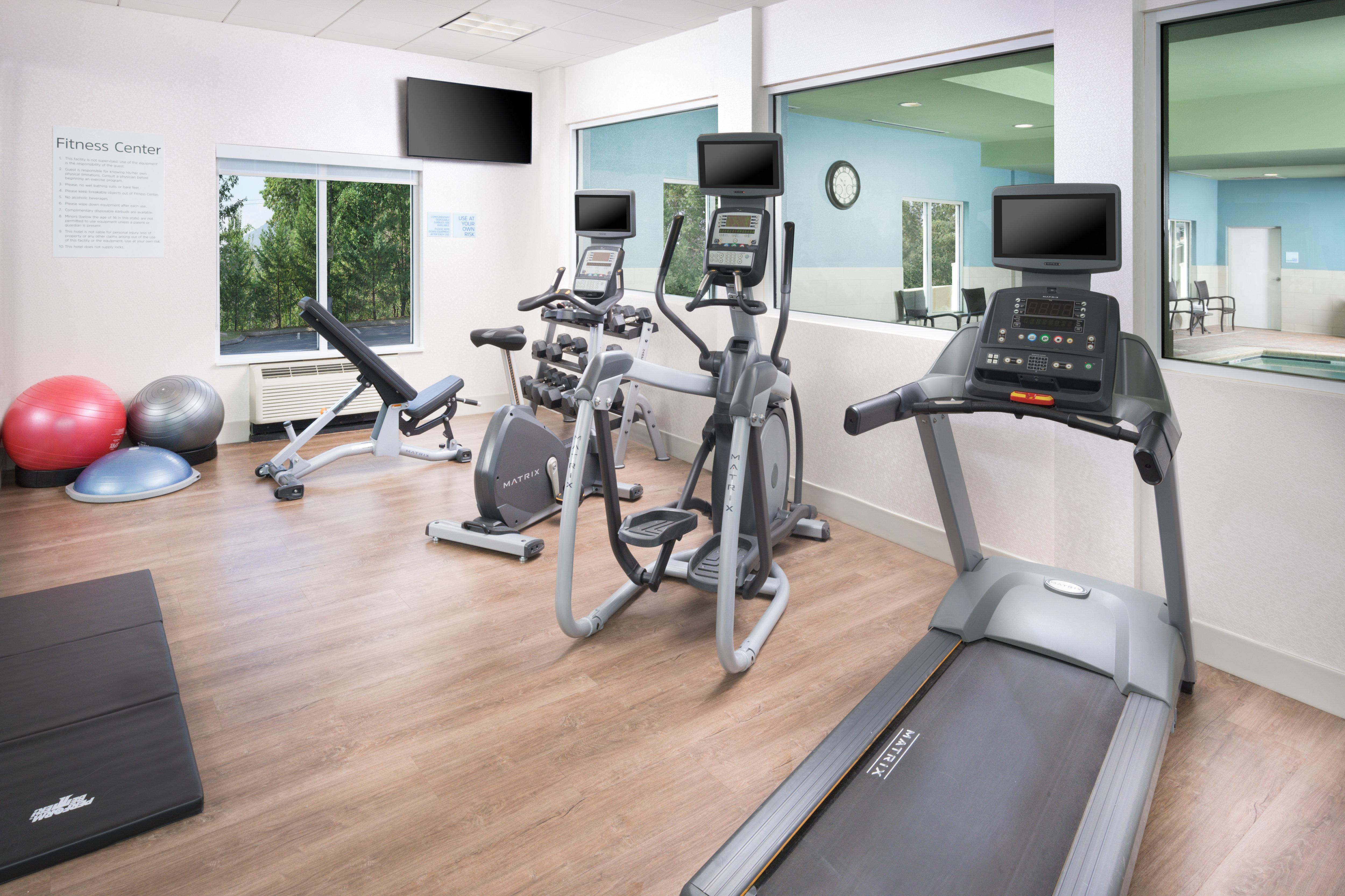 Hotel Holiday Express & Downtown By Ihg 3*