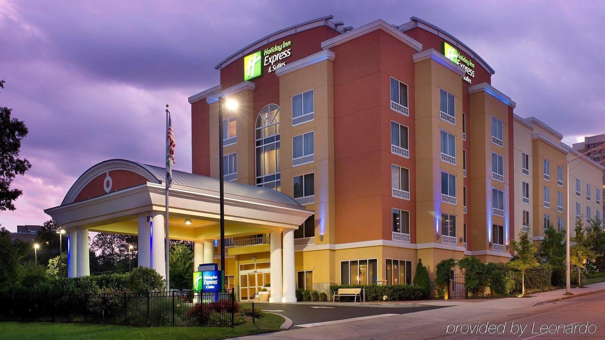 Hotel Holiday Express & Downtown By Ihg 3*